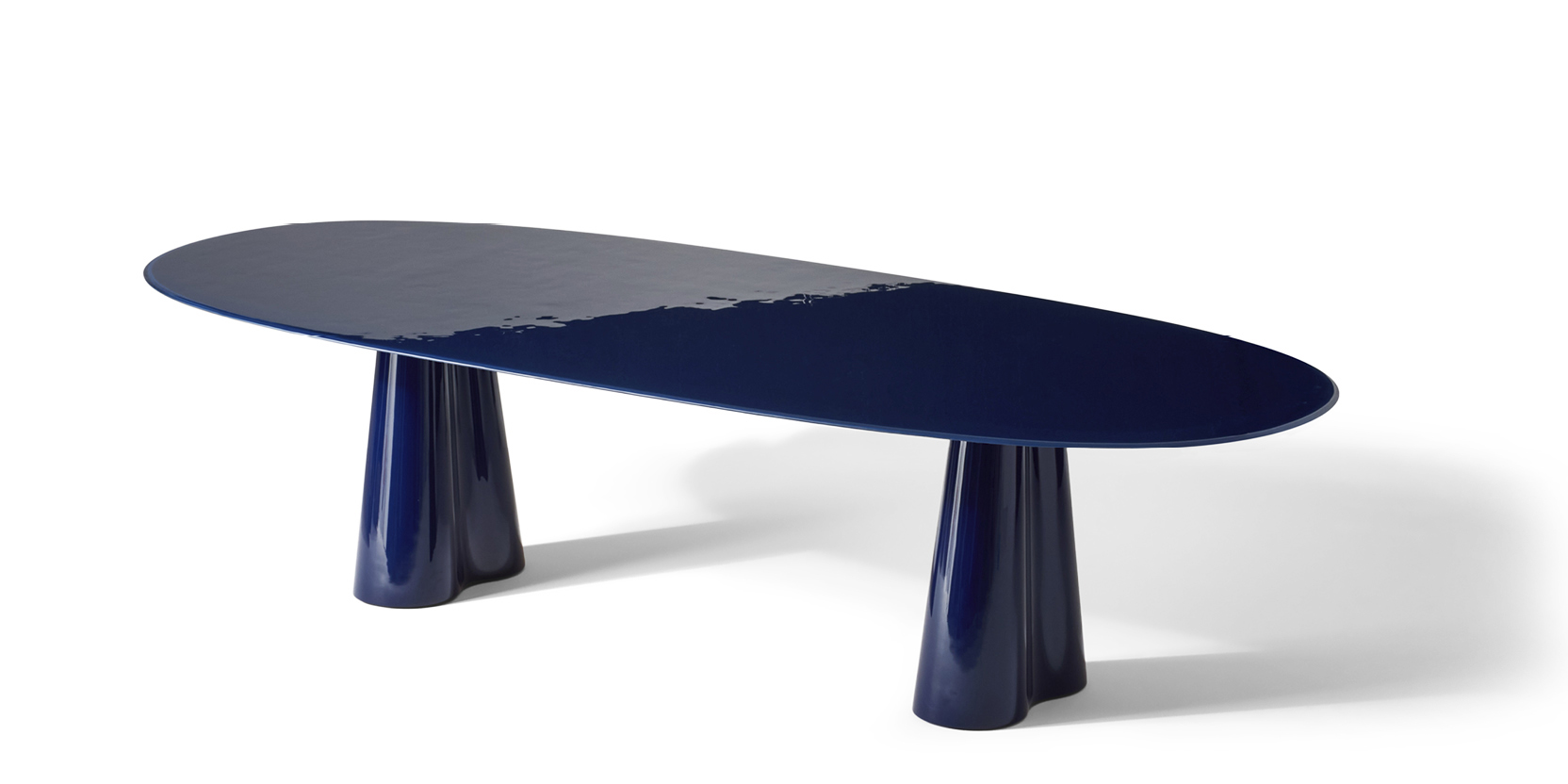 Treflo Oval Table